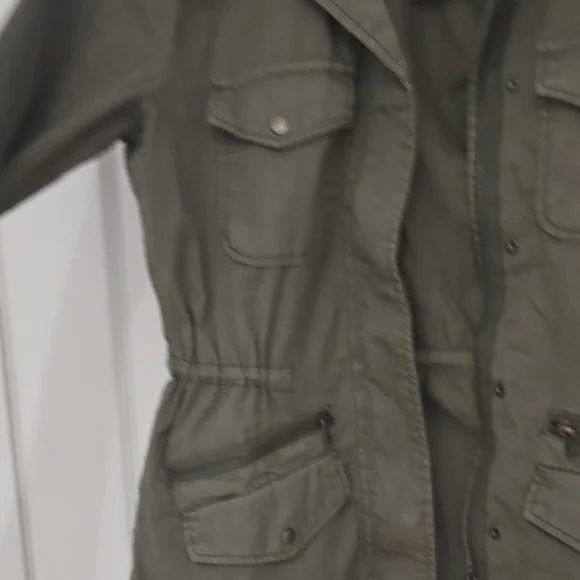Chic Olive Utility Jacket Size Xs But Adjustable Waist Can Fit S - Picture 4 of 9